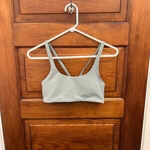 Vuori Women's Yosemite Sports Bra Casual size S Grey NWOT's Condition